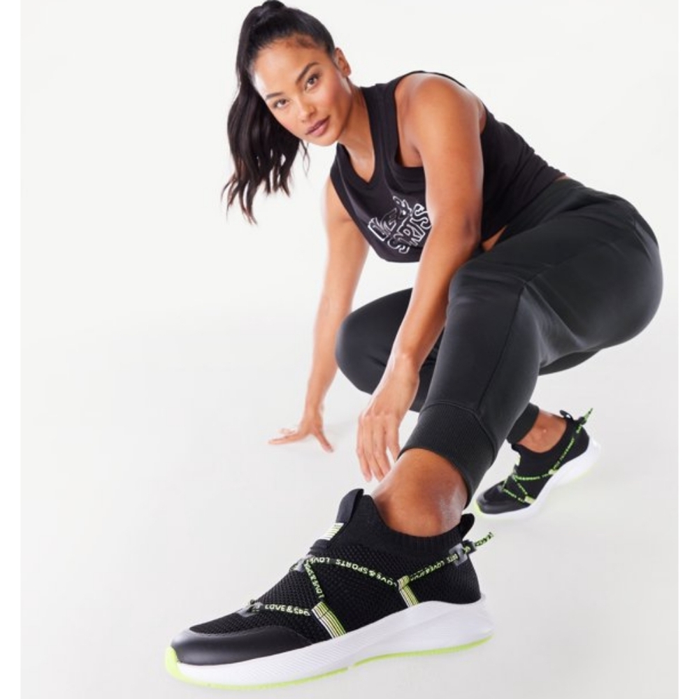 Love & Sports Athleisure Black Slip-On Toggle Sneaker Lightweight Shoe Size 8